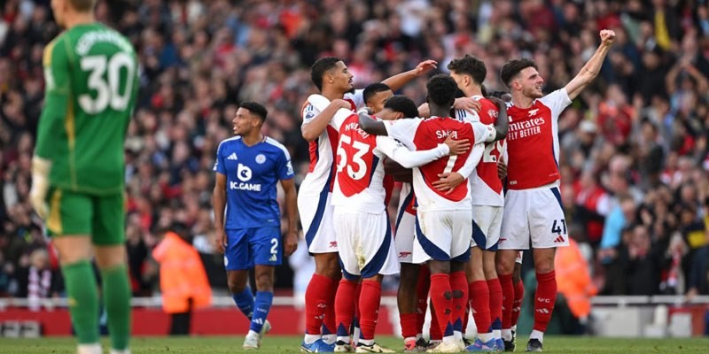 Dàn hậu vệ đầy sức mạnh của Arsenal